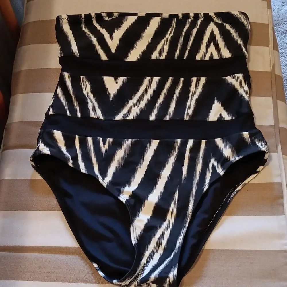 DKNY Black Nylon Spandex One Piece Swimsuit. Strapless. Illusion. - Picture 2 of 12